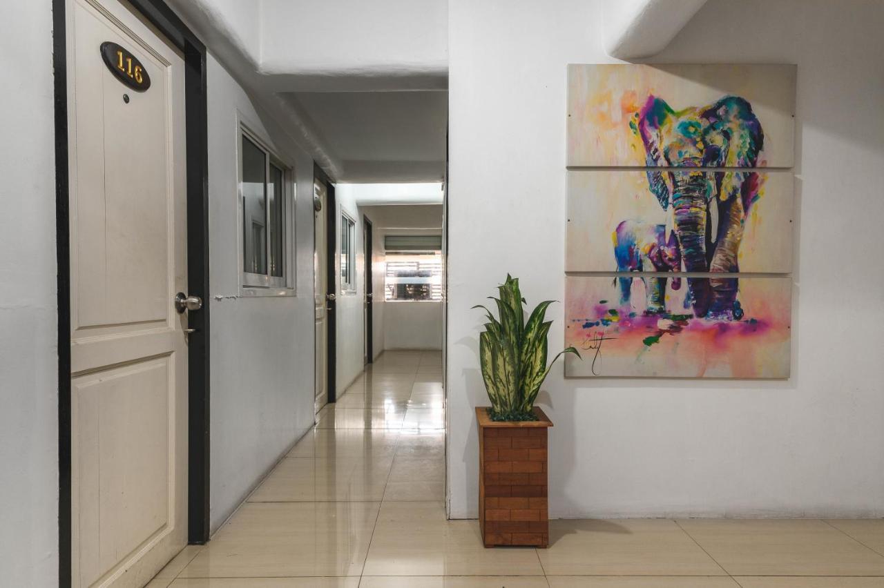 Hotel Happio Near Chabad House Bangkok Exterior foto