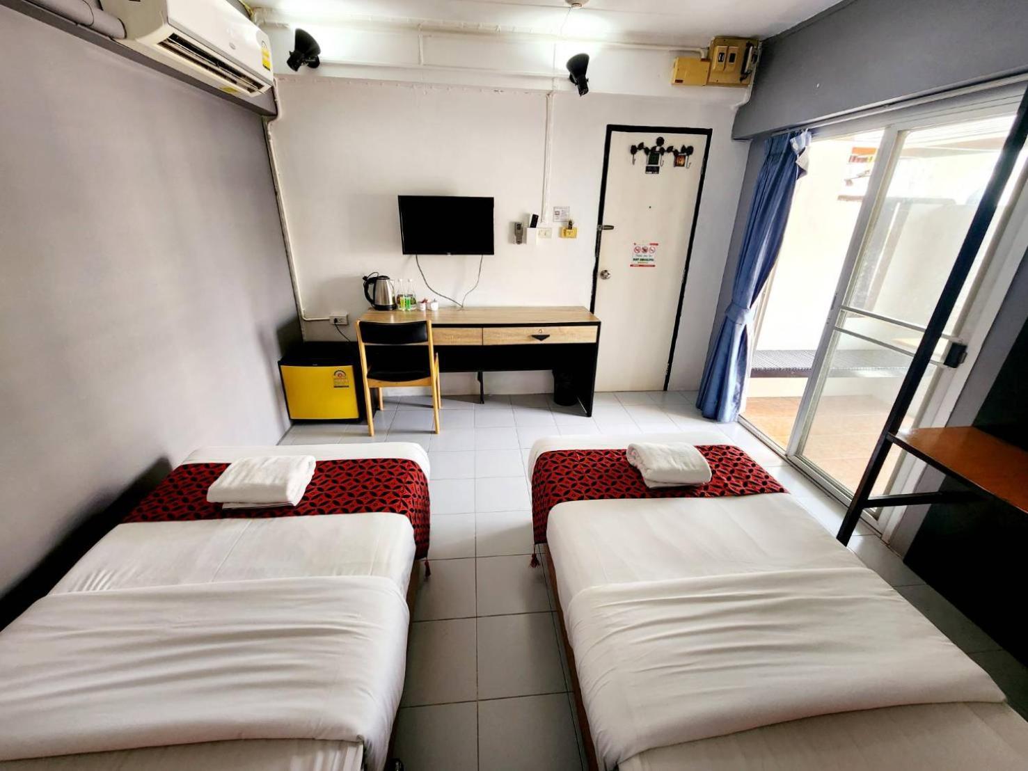 Hotel Happio Near Chabad House Bangkok Exterior foto