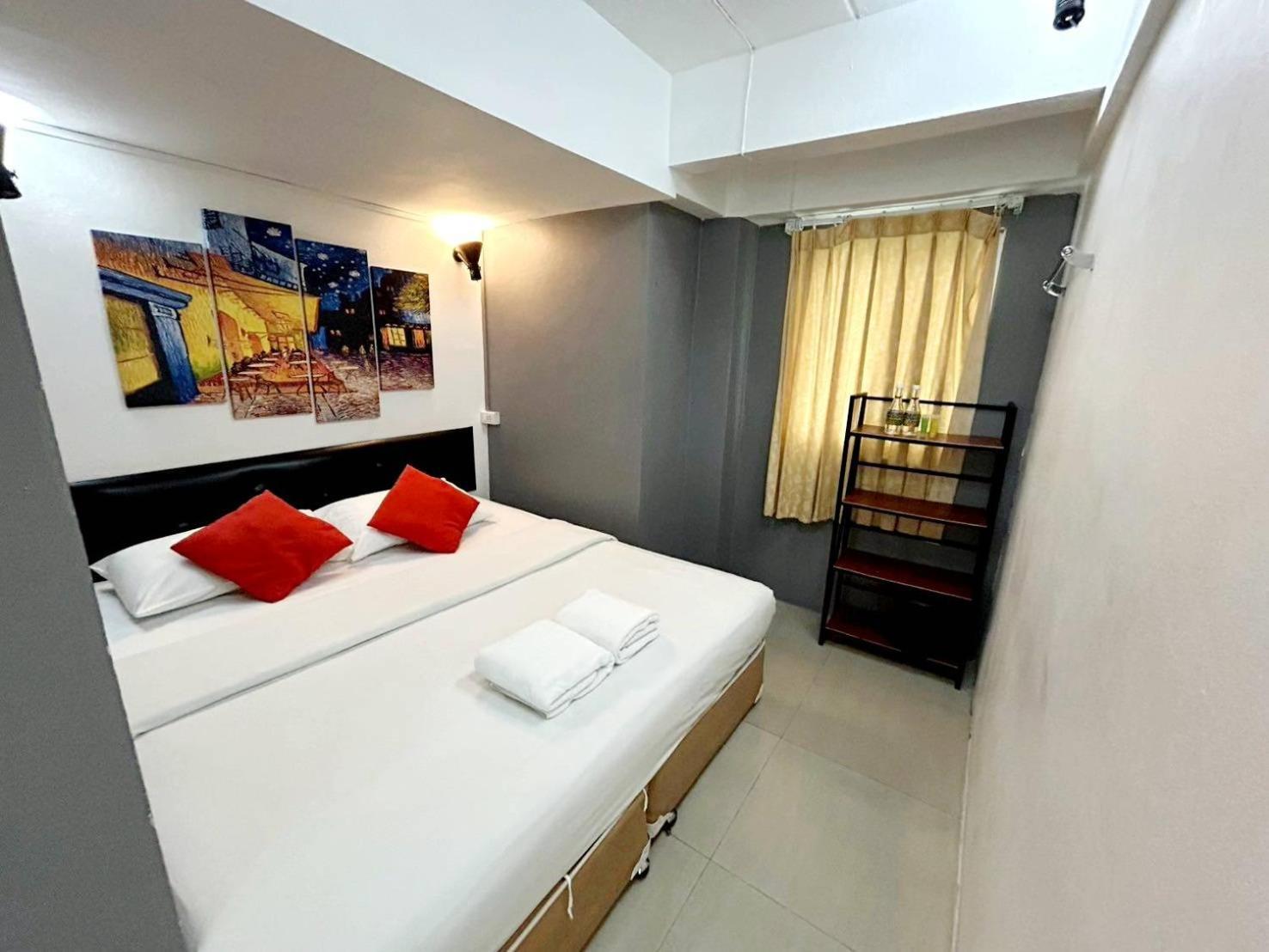 Hotel Happio Near Chabad House Bangkok Exterior foto